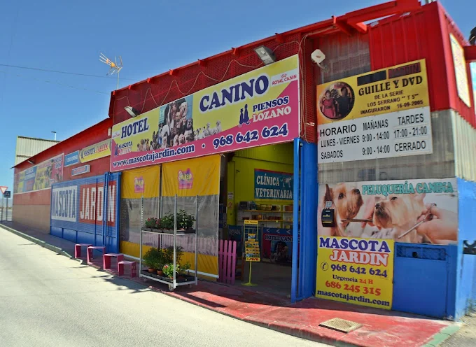 Peluquería Guardería Canina Peluchitos
